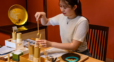 高貴な日本の美。粋なお茶屋街で～金箔工芸体験～